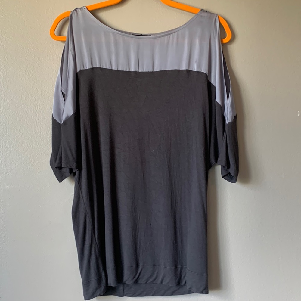 Express Cold Shoulder M - Picture 3 of 6